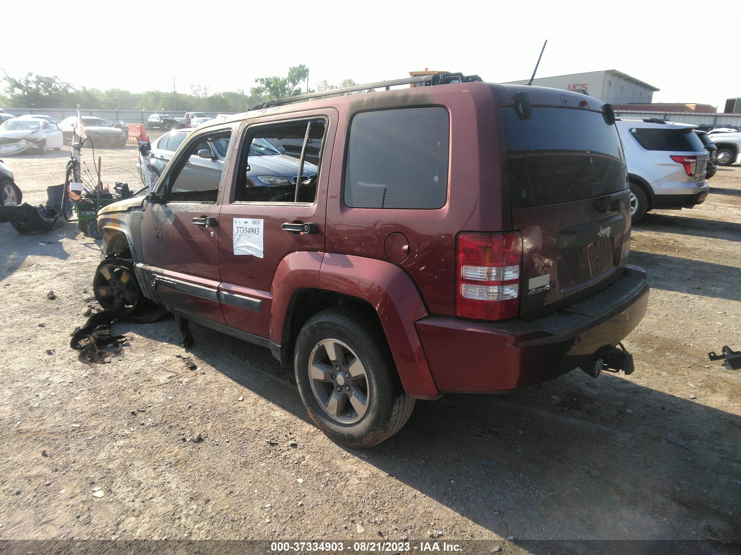 Photo 2 VIN: 1J8GN28K58W286561 - JEEP LIBERTY (NORTH AMERICA) 