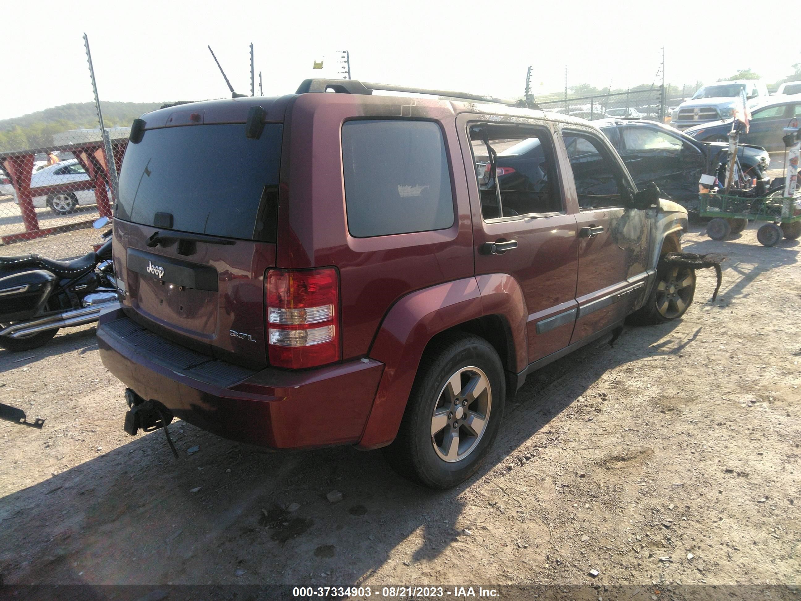 Photo 3 VIN: 1J8GN28K58W286561 - JEEP LIBERTY (NORTH AMERICA) 