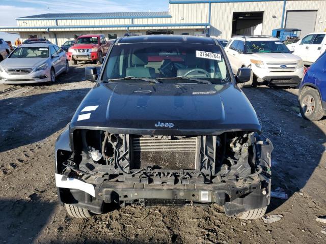 Photo 4 VIN: 1J8GN28K68W163190 - JEEP LIBERTY 