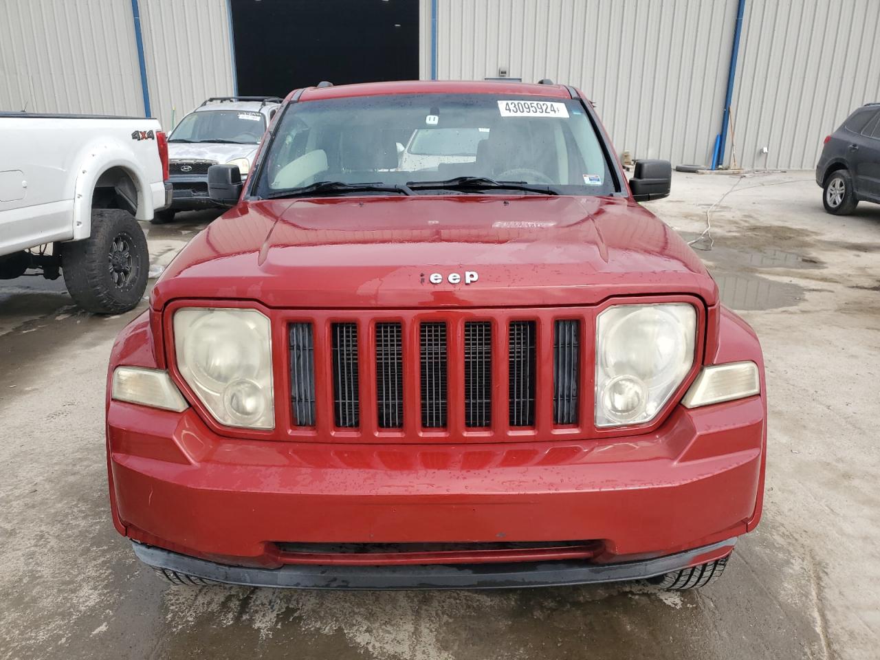 Photo 4 VIN: 1J8GN28K68W248692 - JEEP LIBERTY (NORTH AMERICA) 