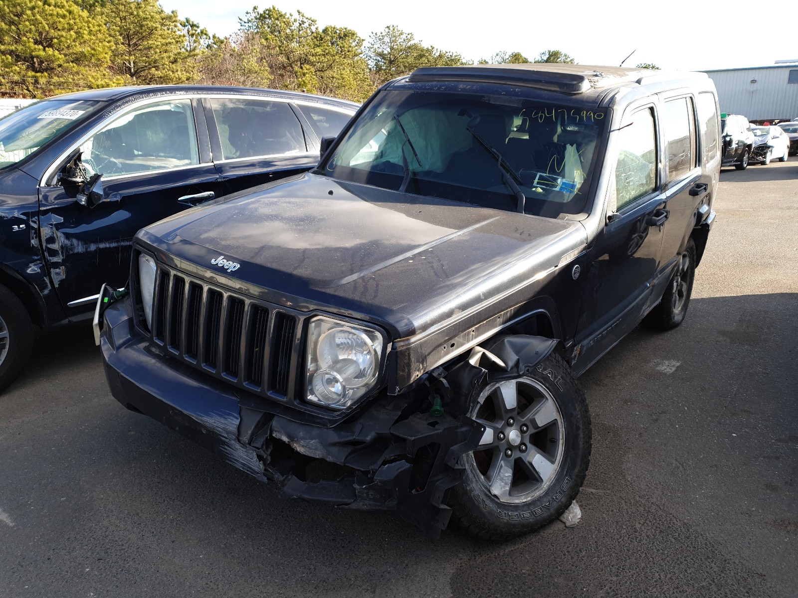 Photo 1 VIN: 1J8GN28K68W256808 - JEEP LIBERTY SP 