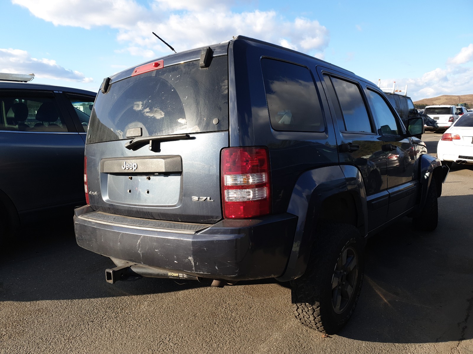 Photo 3 VIN: 1J8GN28K68W256808 - JEEP LIBERTY SP 