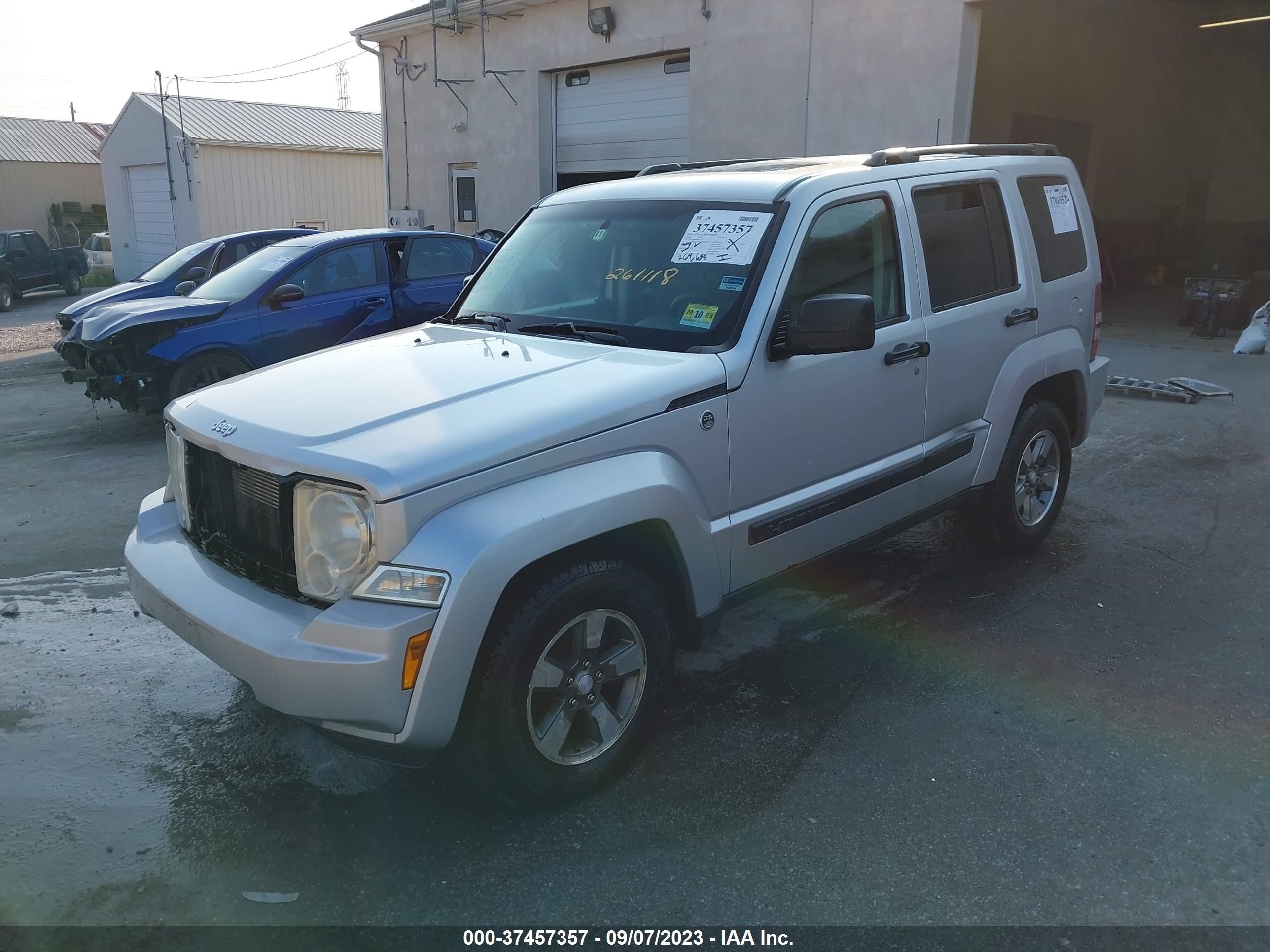 Photo 1 VIN: 1J8GN28K68W261118 - JEEP LIBERTY (NORTH AMERICA) 