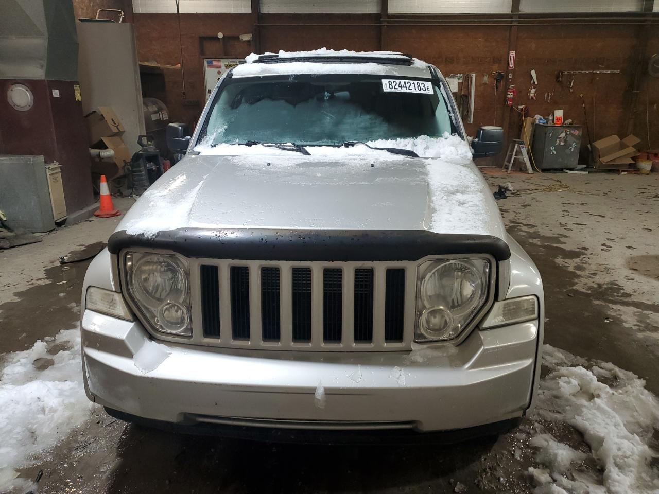 Photo 4 VIN: 1J8GN28K68W278999 - JEEP LIBERTY (NORTH AMERICA) 