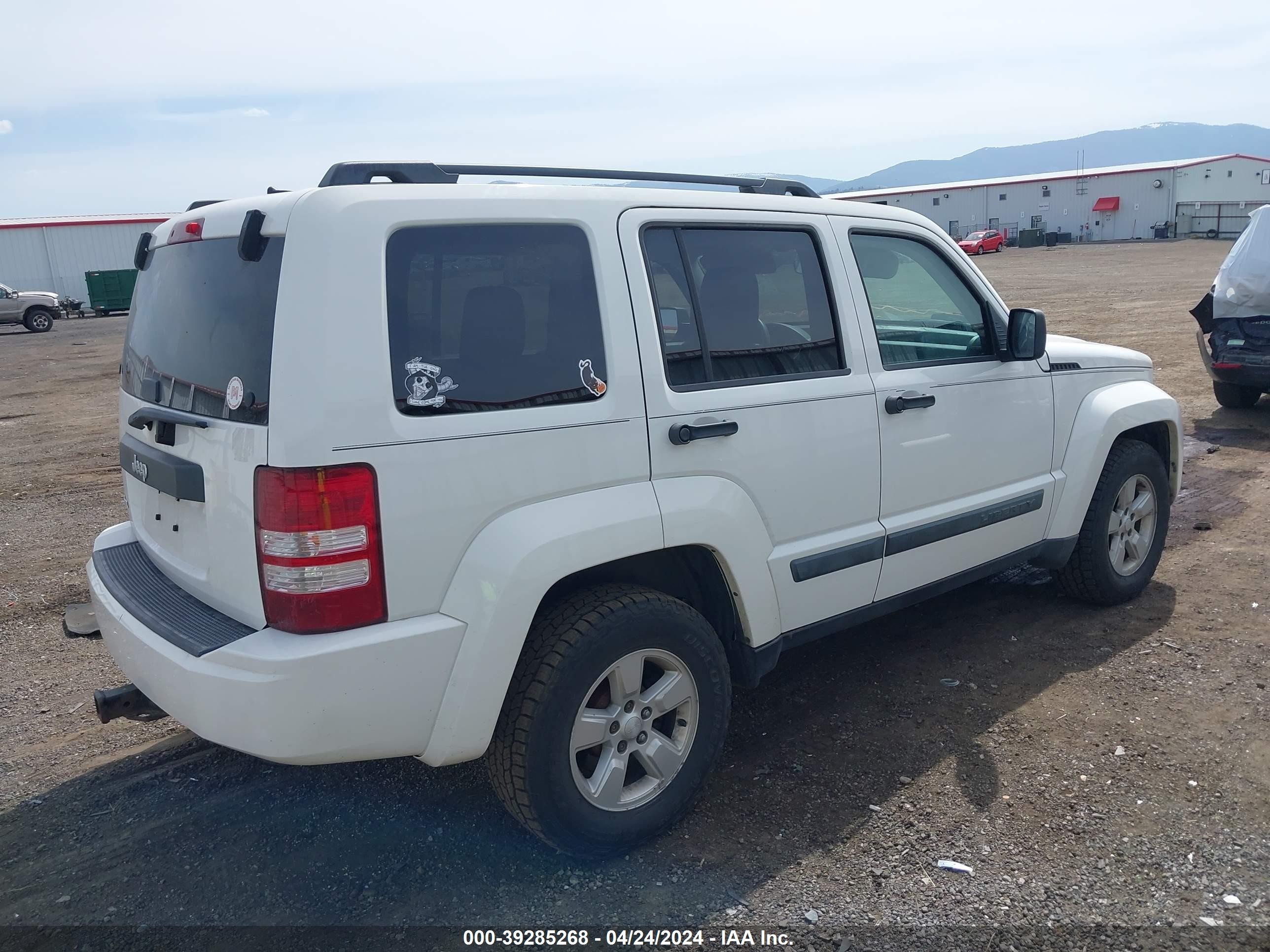 Photo 3 VIN: 1J8GN28K69W537962 - JEEP LIBERTY (NORTH AMERICA) 