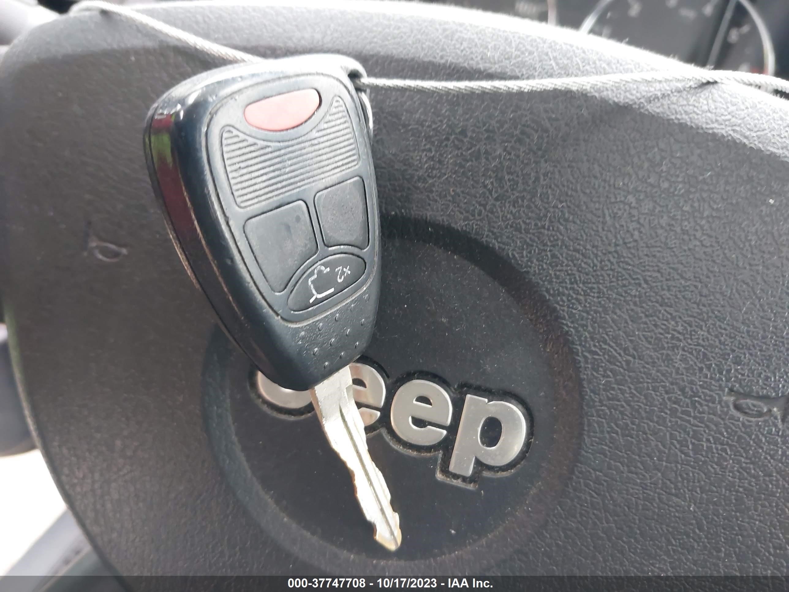 Photo 10 VIN: 1J8GN28K69W548234 - JEEP LIBERTY (NORTH AMERICA) 