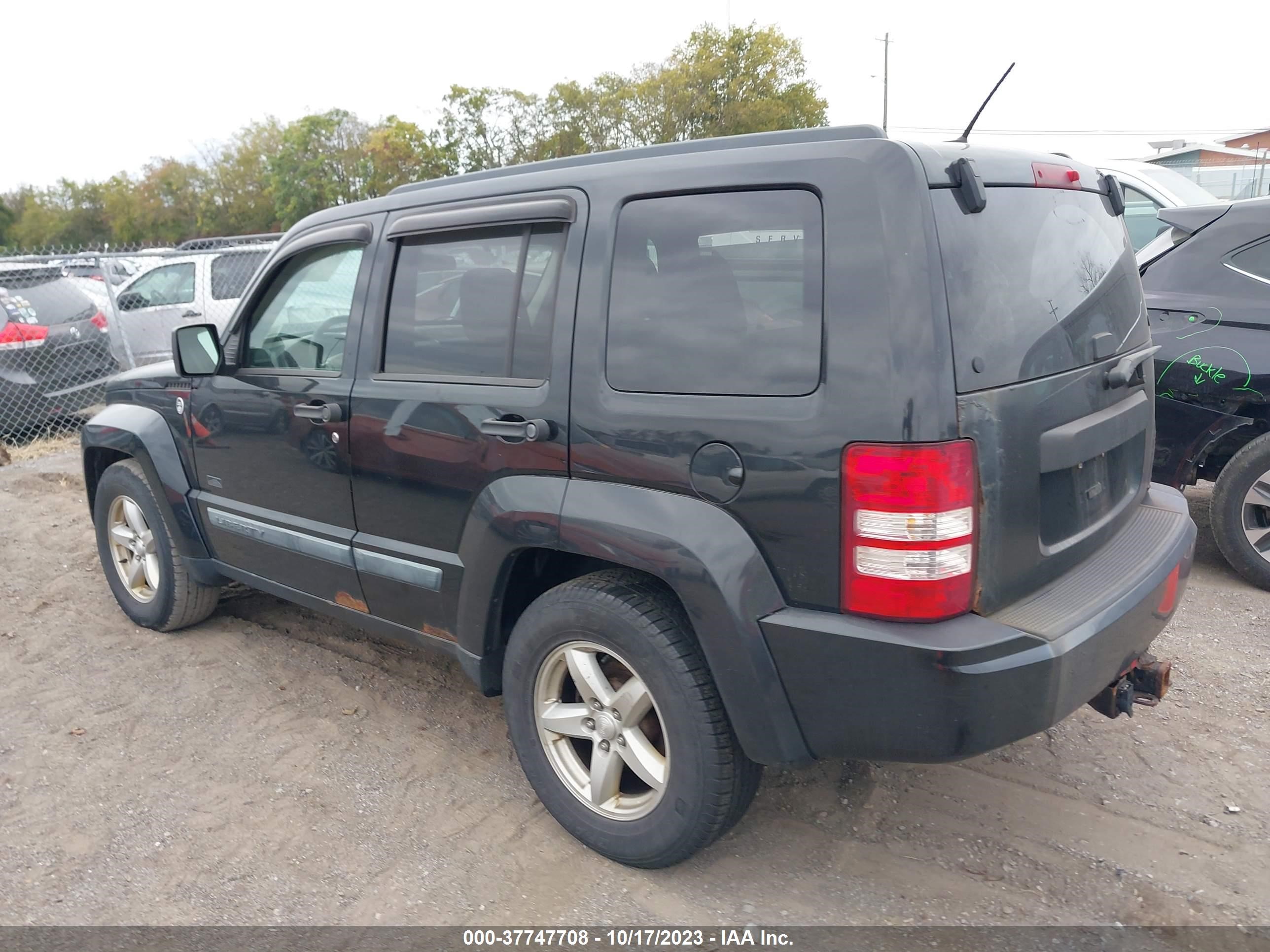 Photo 2 VIN: 1J8GN28K69W548234 - JEEP LIBERTY (NORTH AMERICA) 