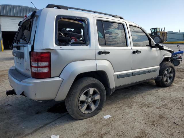 Photo 2 VIN: 1J8GN28K78W220240 - JEEP LIBERTY 