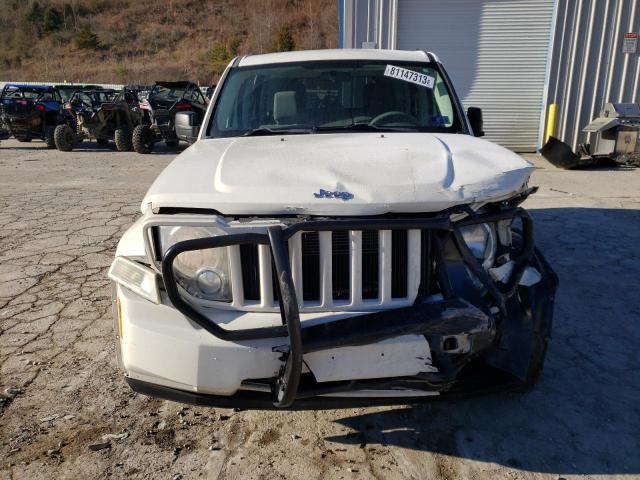 Photo 4 VIN: 1J8GN28K78W250032 - JEEP LIBERTY 