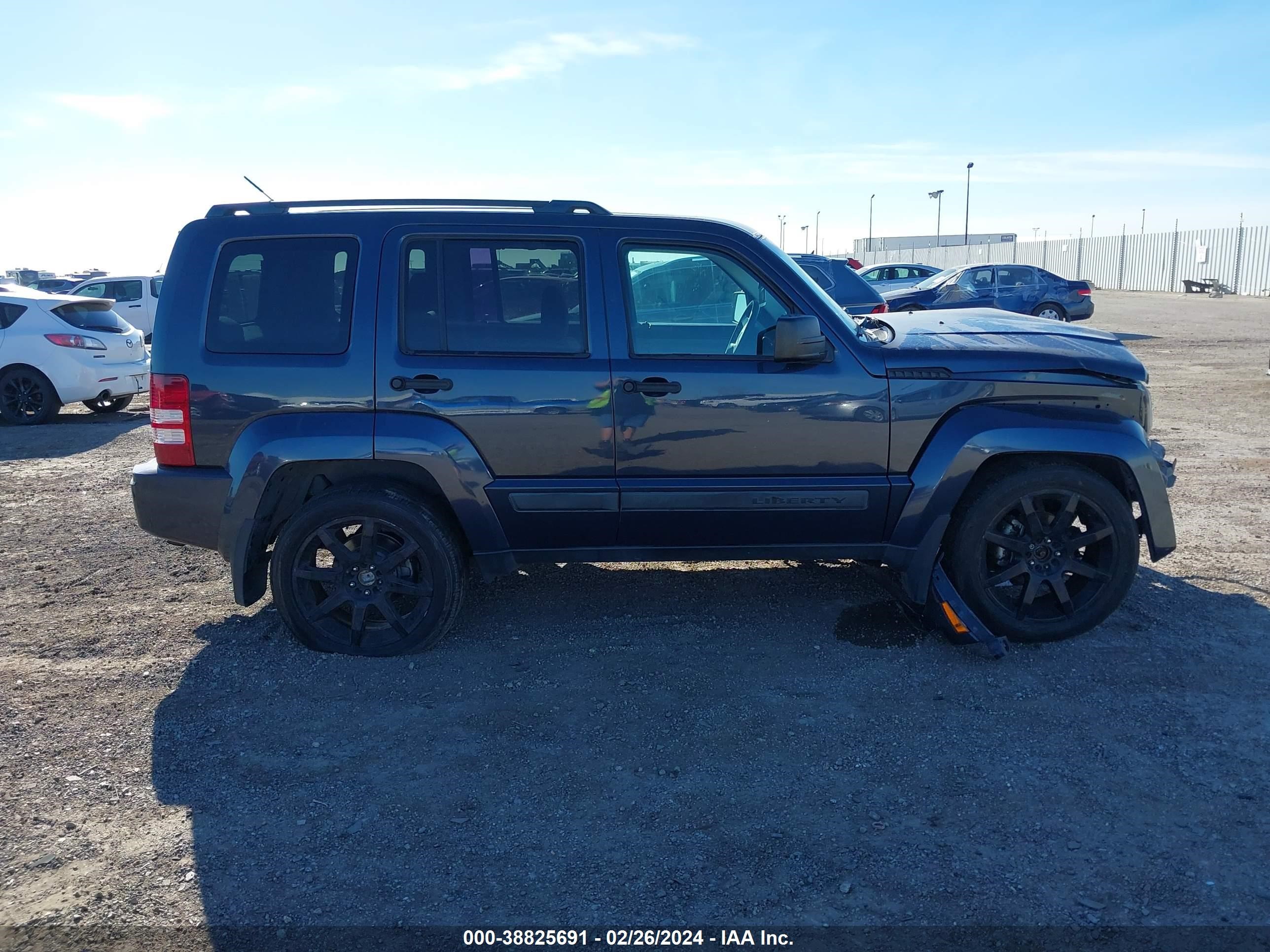 Photo 12 VIN: 1J8GN28K78W260804 - JEEP LIBERTY (NORTH AMERICA) 