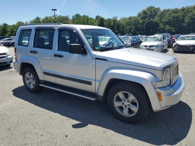 Photo 3 VIN: 1J8GN28K79W538876 - JEEP LIBERTY 