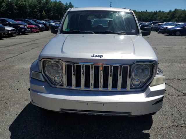 Photo 4 VIN: 1J8GN28K79W538876 - JEEP LIBERTY 