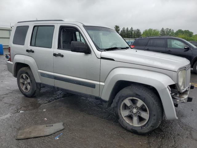 Photo 3 VIN: 1J8GN28K88W153616 - JEEP LIBERTY 