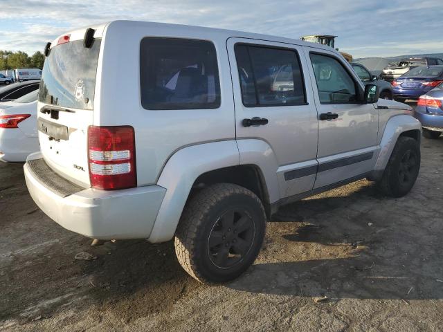 Photo 2 VIN: 1J8GN28K88W194182 - JEEP LIBERTY 