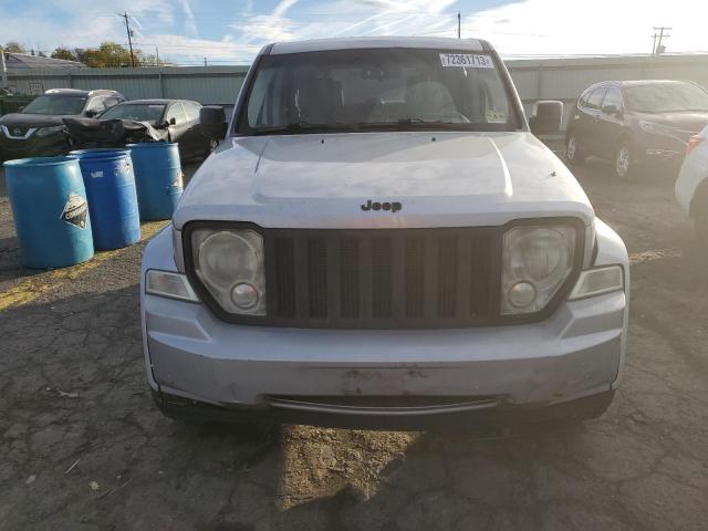 Photo 4 VIN: 1J8GN28K88W194182 - JEEP LIBERTY 