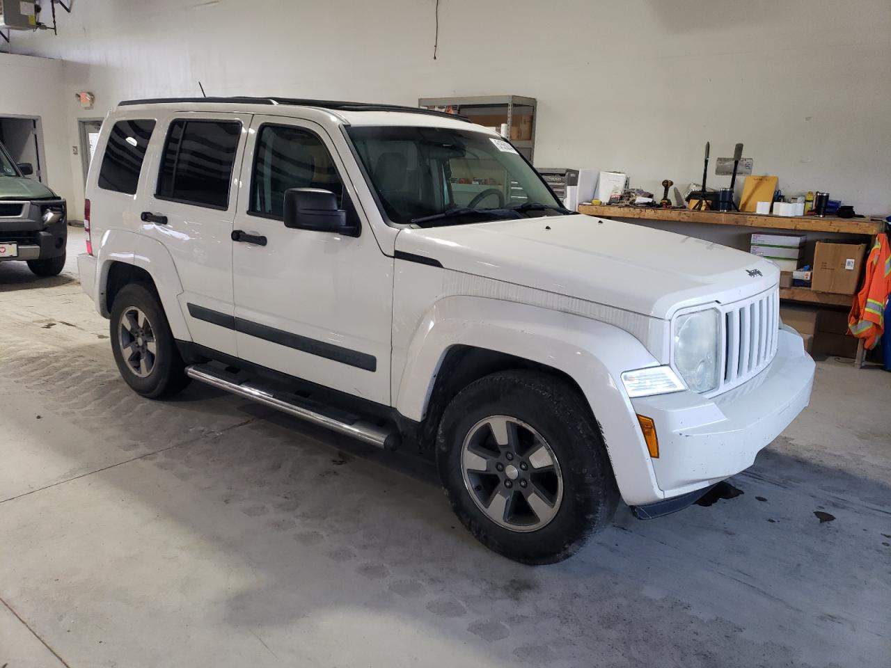 Photo 3 VIN: 1J8GN28K88W229612 - JEEP LIBERTY (NORTH AMERICA) 