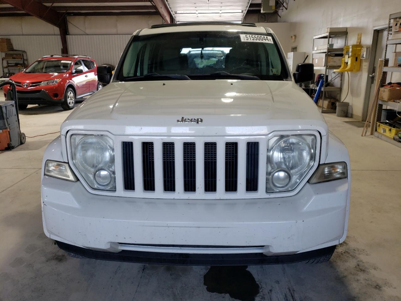 Photo 4 VIN: 1J8GN28K88W229612 - JEEP LIBERTY (NORTH AMERICA) 