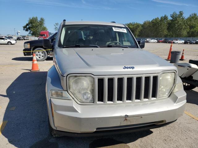 Photo 4 VIN: 1J8GN28K88W270032 - JEEP LIBERTY SP 