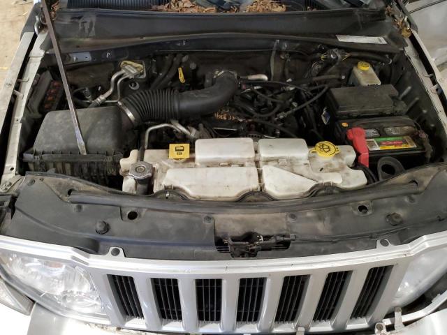 Photo 11 VIN: 1J8GN28K88W276543 - JEEP LIBERTY 