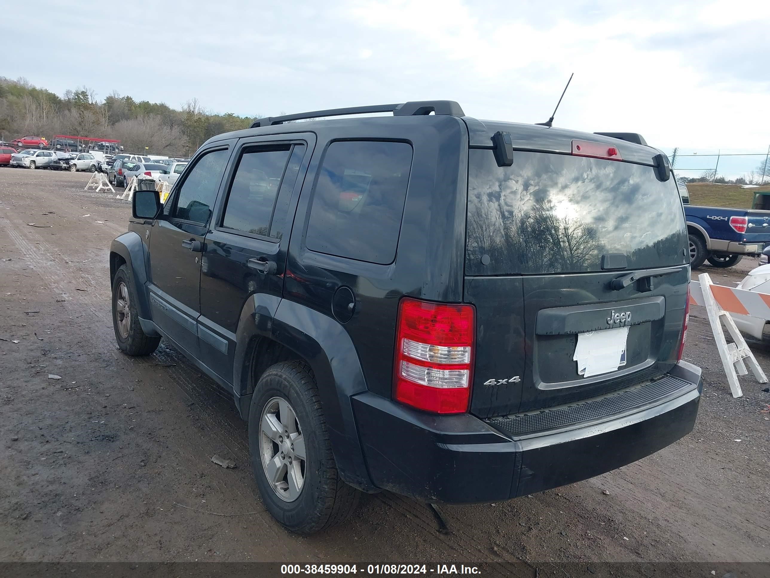 Photo 2 VIN: 1J8GN28K89W538515 - JEEP LIBERTY (NORTH AMERICA) 