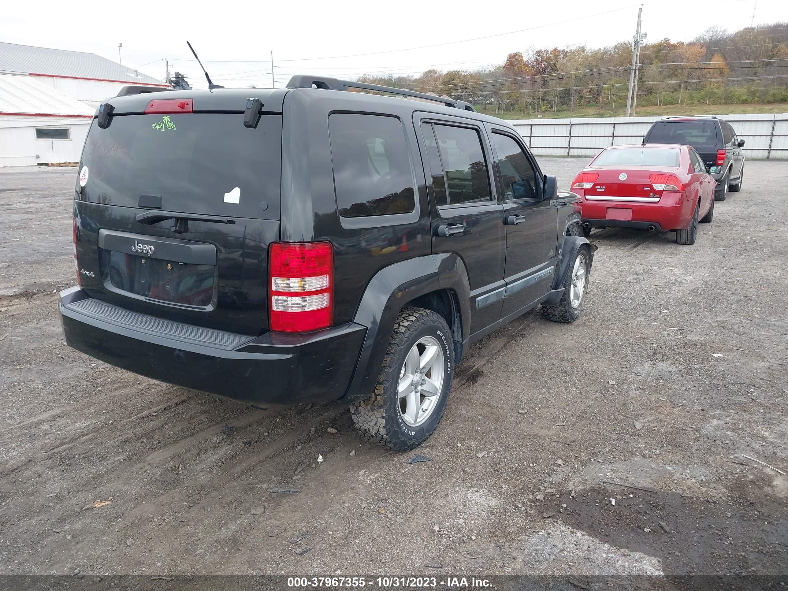 Photo 3 VIN: 1J8GN28K89W545660 - JEEP LIBERTY (NORTH AMERICA) 