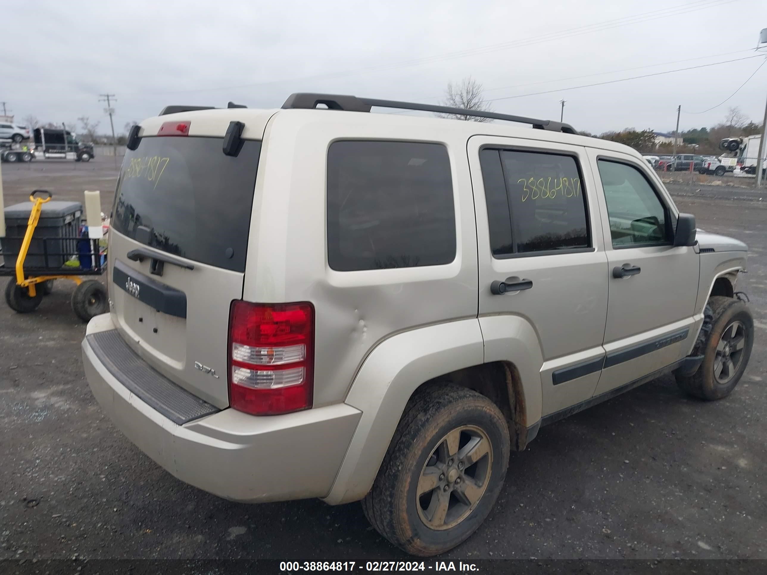 Photo 3 VIN: 1J8GN28K98W193395 - JEEP LIBERTY (NORTH AMERICA) 