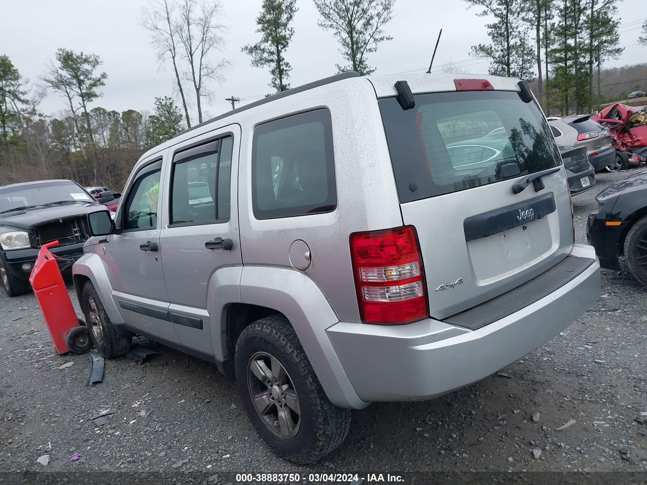 Photo 2 VIN: 1J8GN28K99W529158 - JEEP LIBERTY (NORTH AMERICA) 