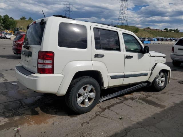 Photo 2 VIN: 1J8GN28K99W540631 - JEEP LIBERTY 