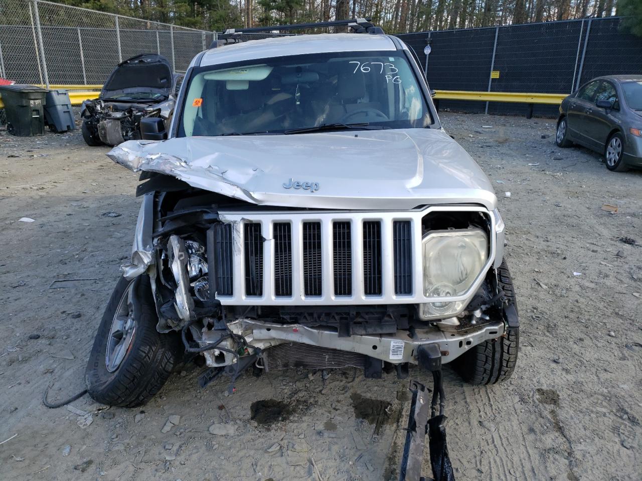 Photo 4 VIN: 1J8GN28KX8W107673 - JEEP LIBERTY (NORTH AMERICA) 