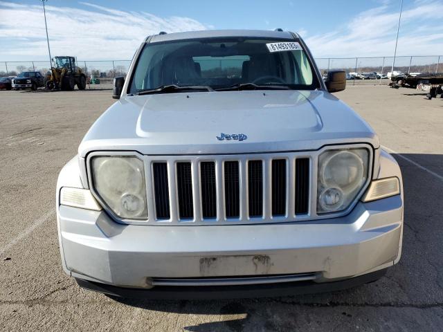 Photo 4 VIN: 1J8GN28KX8W185970 - JEEP LIBERTY 