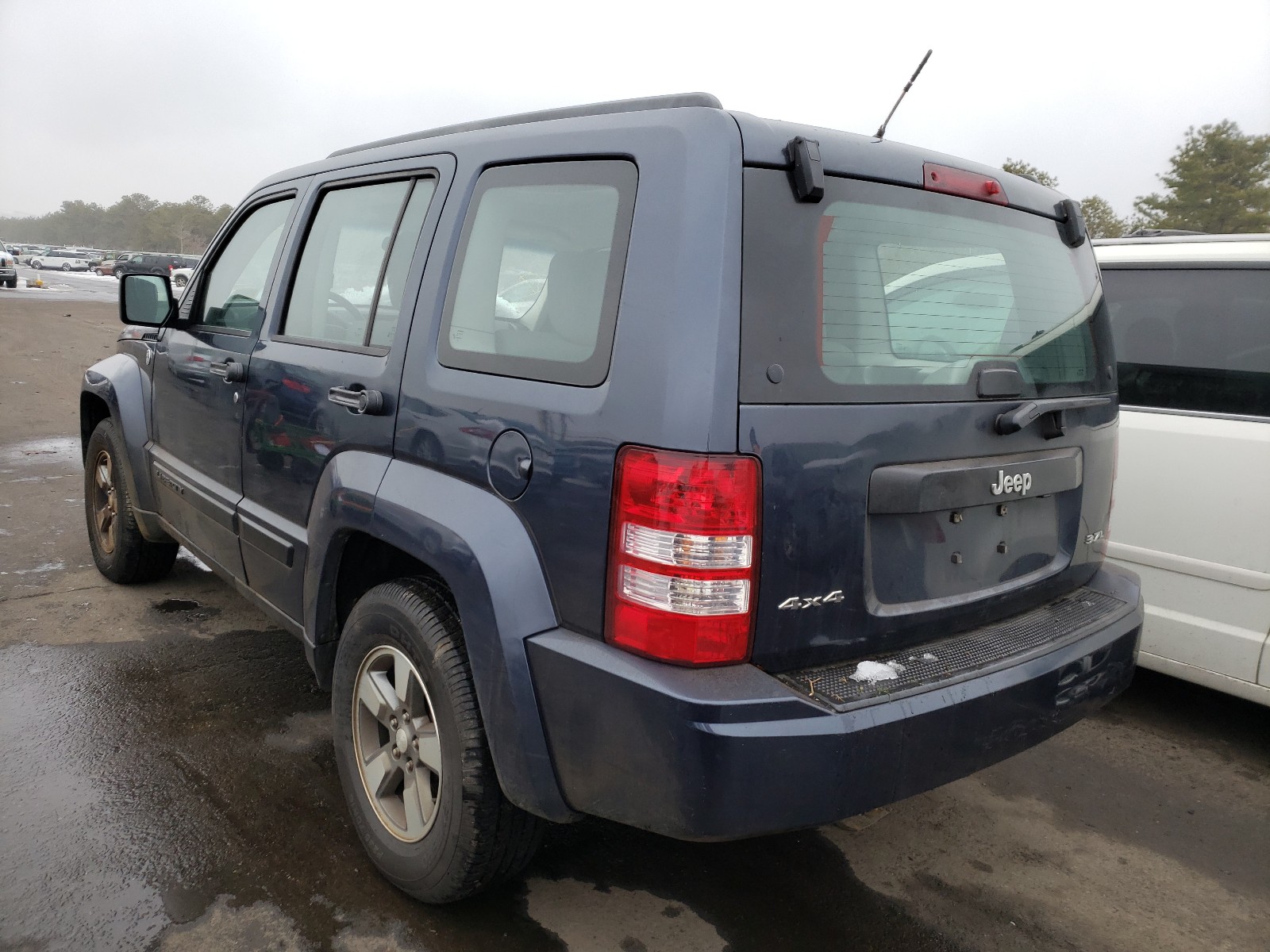 Photo 2 VIN: 1J8GN28KX8W240613 - JEEP LIBERTY SP 