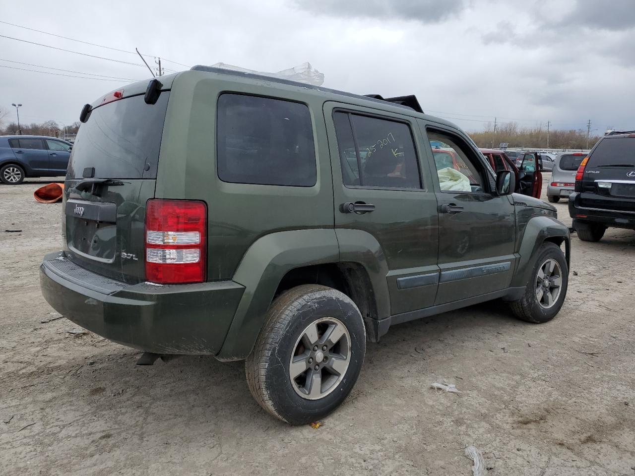 Photo 2 VIN: 1J8GN28KX8W252017 - JEEP LIBERTY (NORTH AMERICA) 