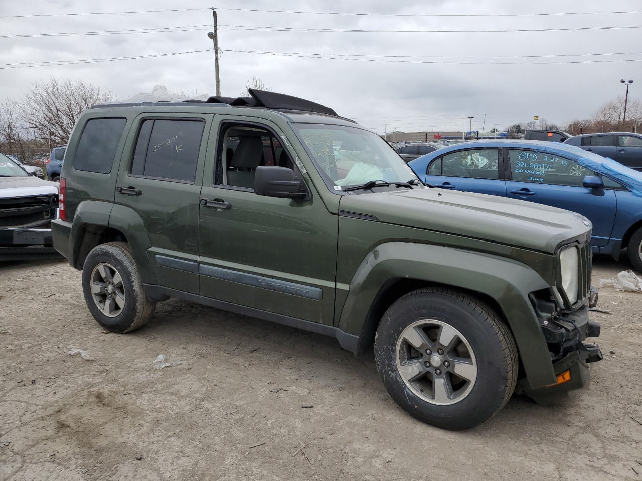 Photo 3 VIN: 1J8GN28KX8W252017 - JEEP LIBERTY (NORTH AMERICA) 