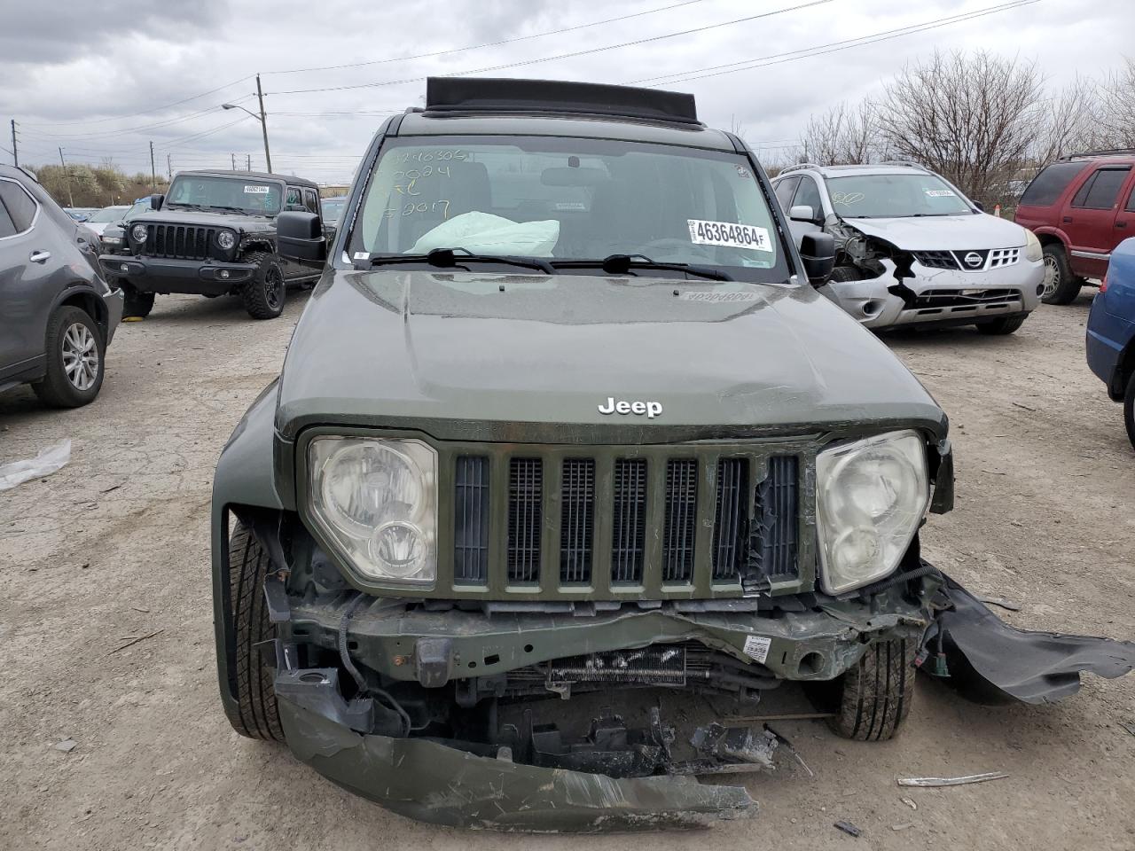 Photo 4 VIN: 1J8GN28KX8W252017 - JEEP LIBERTY (NORTH AMERICA) 