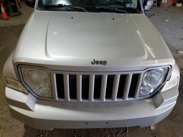 Photo 11 VIN: 1J8GN28KX8W267570 - JEEP LIBERTY 