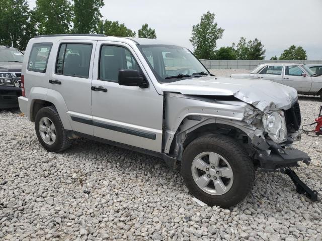 Photo 3 VIN: 1J8GN28KX8W288001 - JEEP LIBERTY 