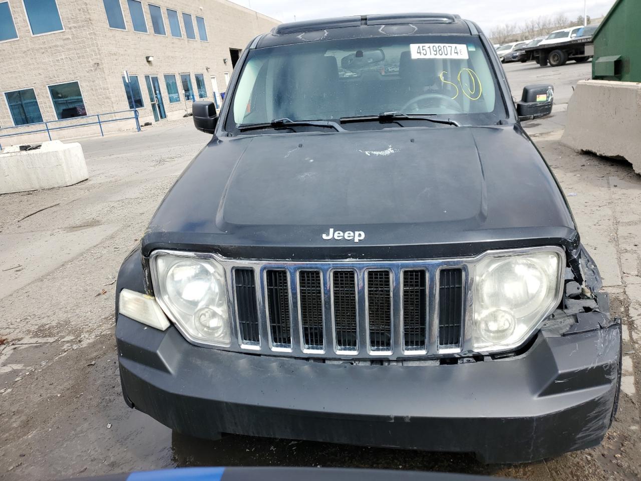 Photo 4 VIN: 1J8GN58K28W216484 - JEEP LIBERTY (NORTH AMERICA) 