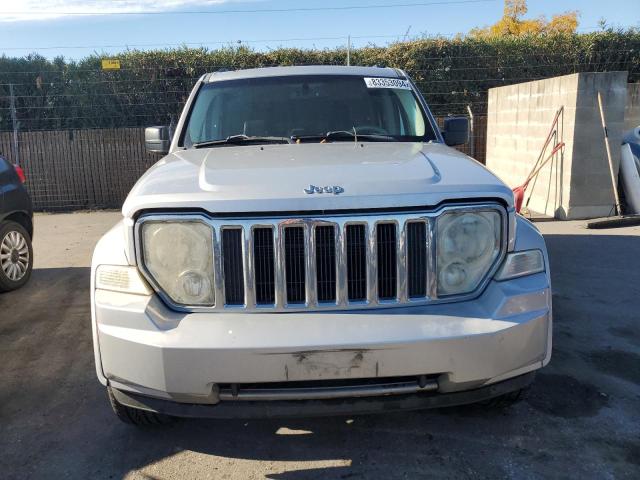 Photo 4 VIN: 1J8GN58K38W168459 - JEEP LIBERTY LI 