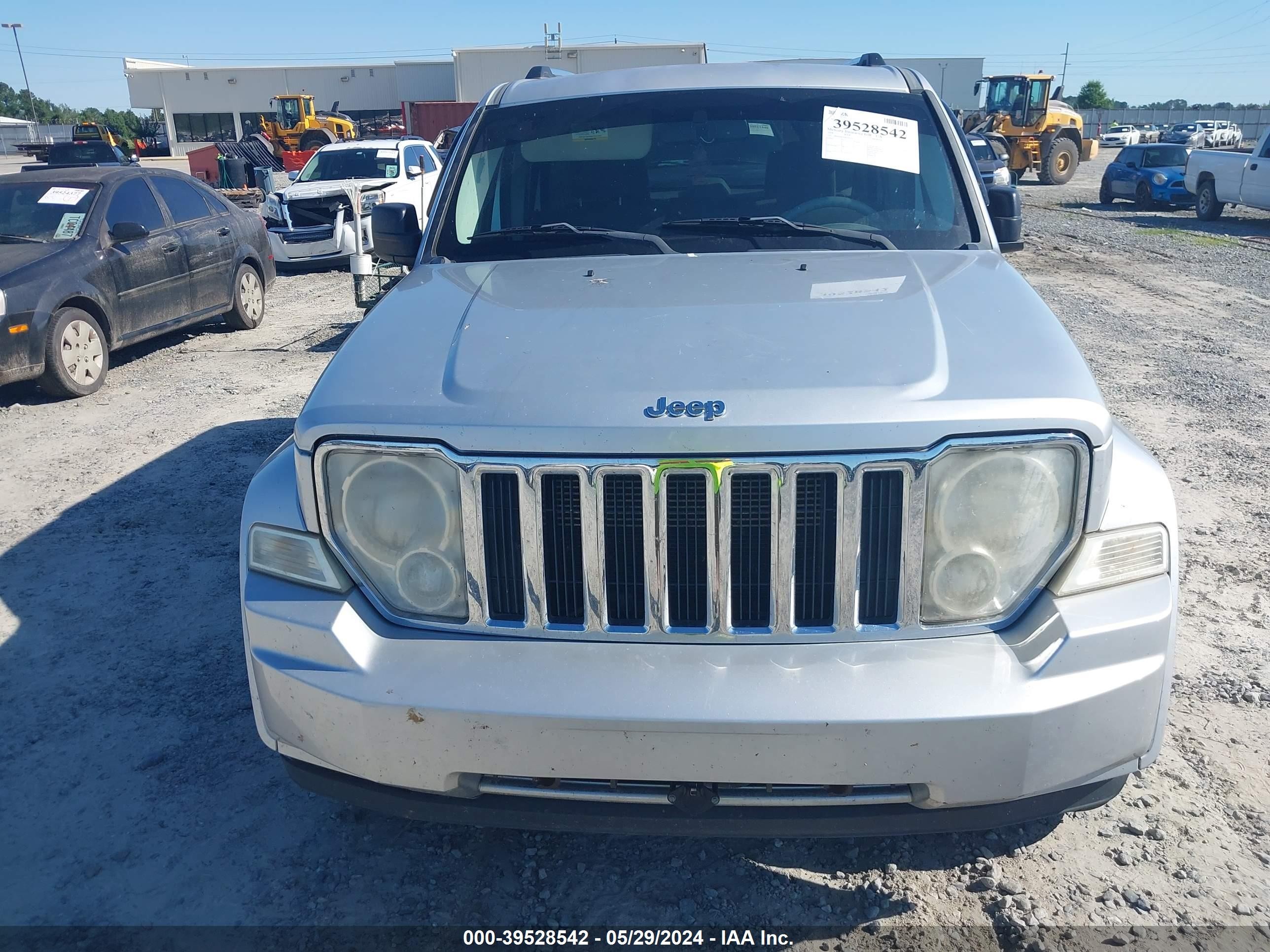 Photo 5 VIN: 1J8GN58K48W204191 - JEEP LIBERTY (NORTH AMERICA) 