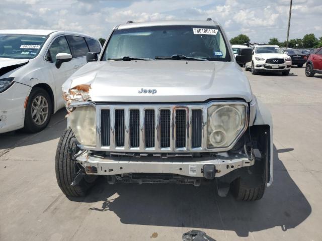 Photo 4 VIN: 1J8GN58K48W226594 - JEEP LIBERTY 