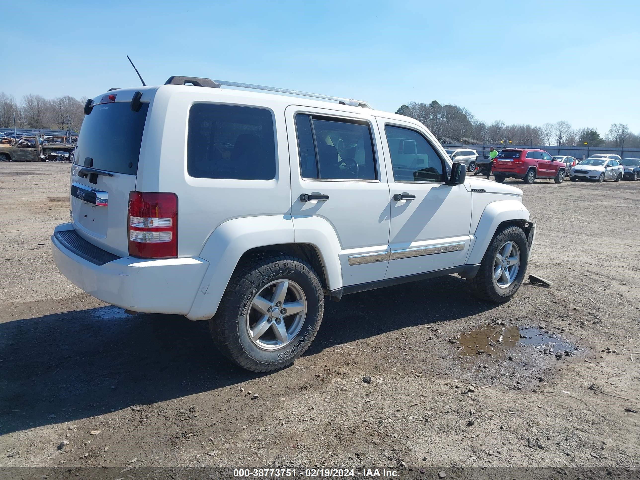 Photo 3 VIN: 1J8GN58K89W554652 - JEEP LIBERTY (NORTH AMERICA) 