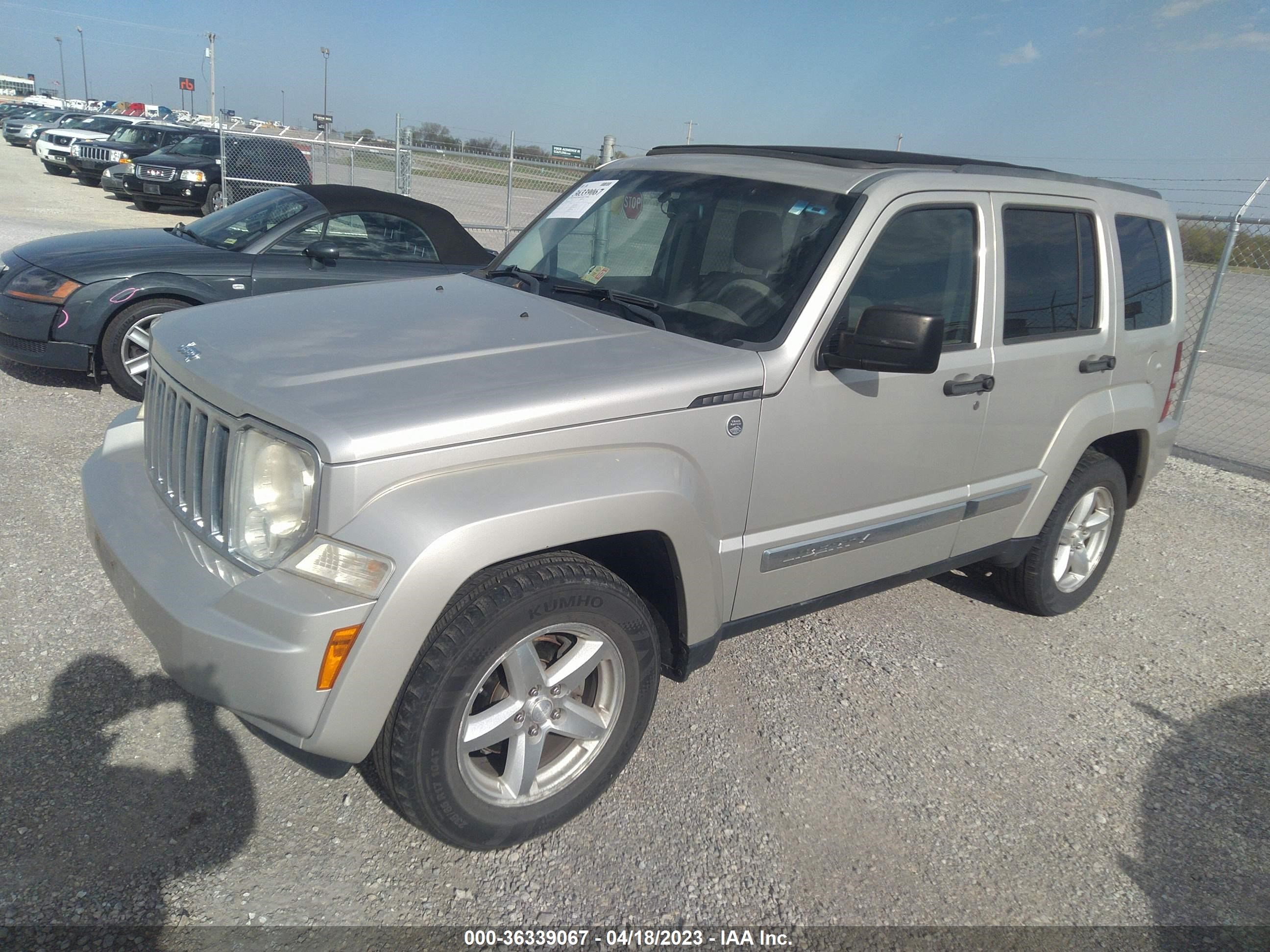 Photo 2 VIN: 1J8GN58K98W176002 - JEEP LIBERTY (NORTH AMERICA) 