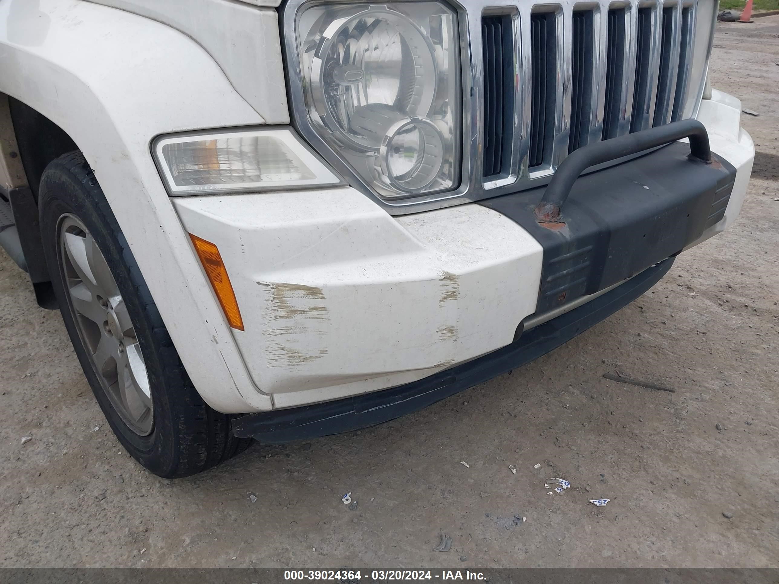 Photo 14 VIN: 1J8GN58KX8W279171 - JEEP LIBERTY (NORTH AMERICA) 