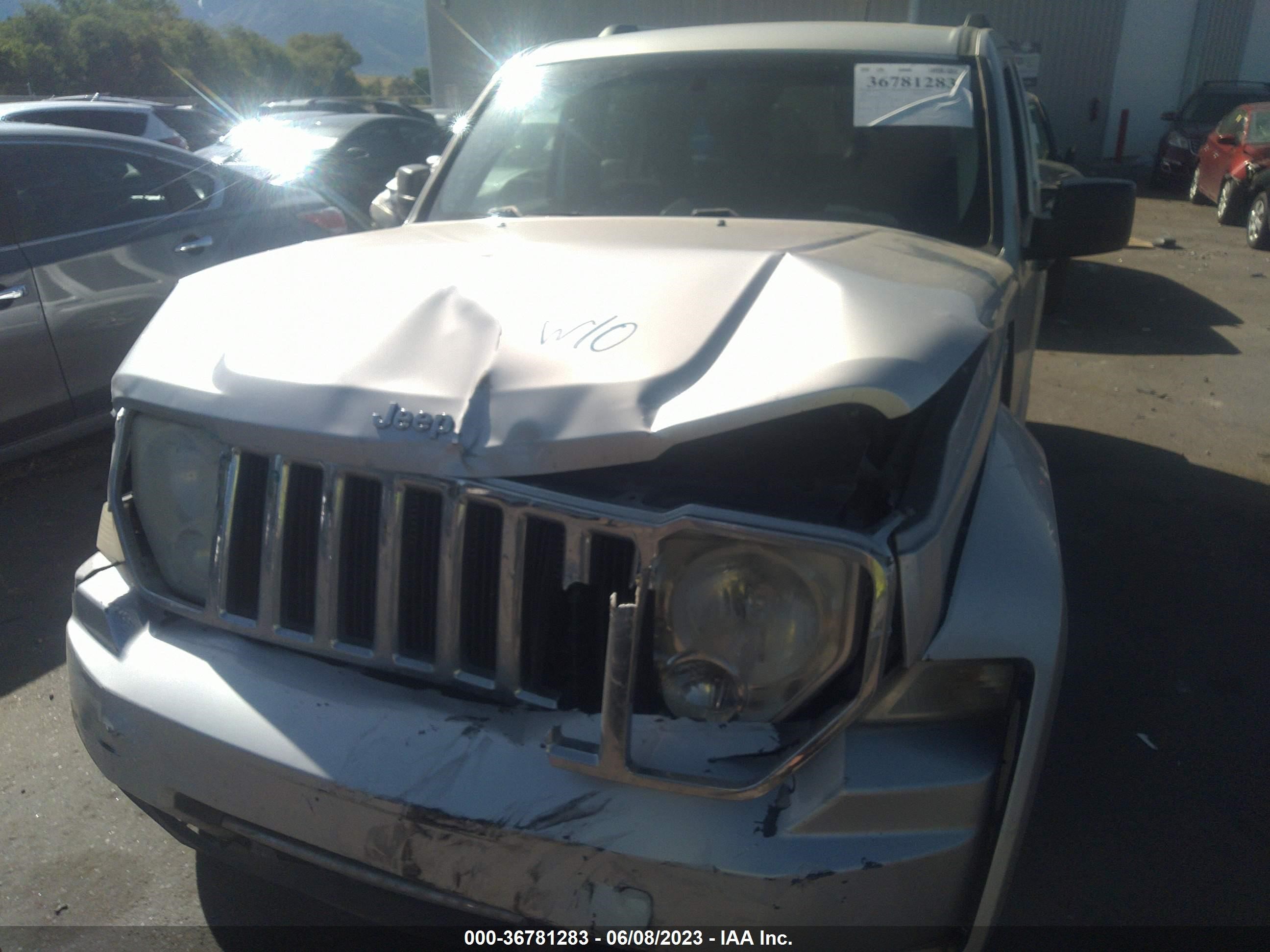 Photo 4 VIN: 1J8GN58KX9W512287 - JEEP LIBERTY (NORTH AMERICA) 