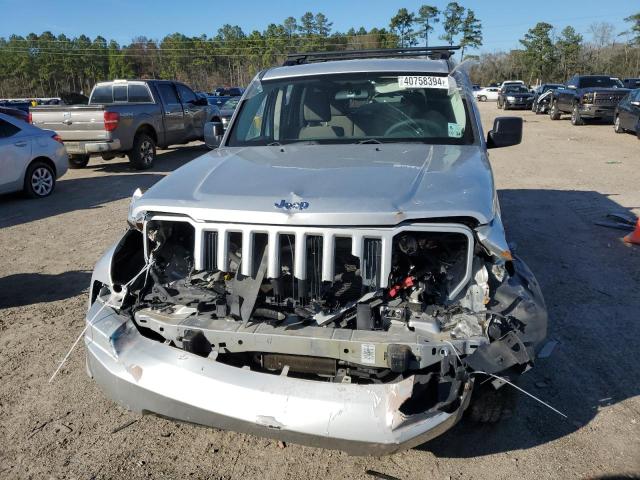 Photo 4 VIN: 1J8GP28K08W103559 - JEEP LIBERTY 