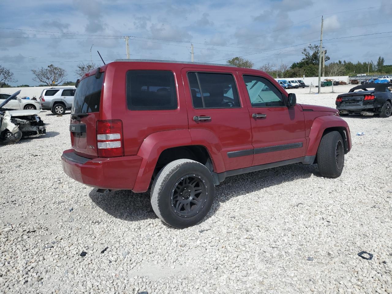 Photo 2 VIN: 1J8GP28K08W228125 - JEEP LIBERTY (NORTH AMERICA) 