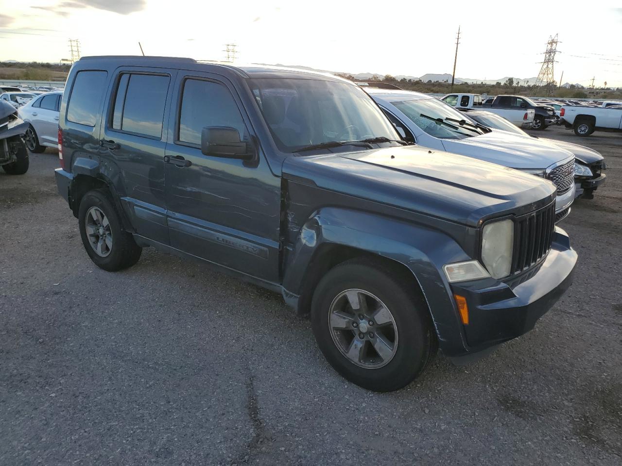 Photo 3 VIN: 1J8GP28K18W115283 - JEEP LIBERTY (NORTH AMERICA) 