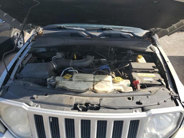 Photo 10 VIN: 1J8GP28K19W547406 - JEEP LIBERTY 