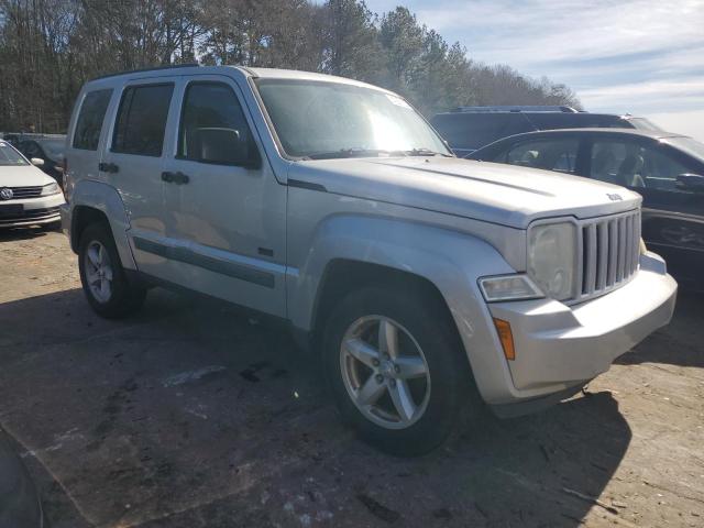 Photo 3 VIN: 1J8GP28K19W547406 - JEEP LIBERTY 