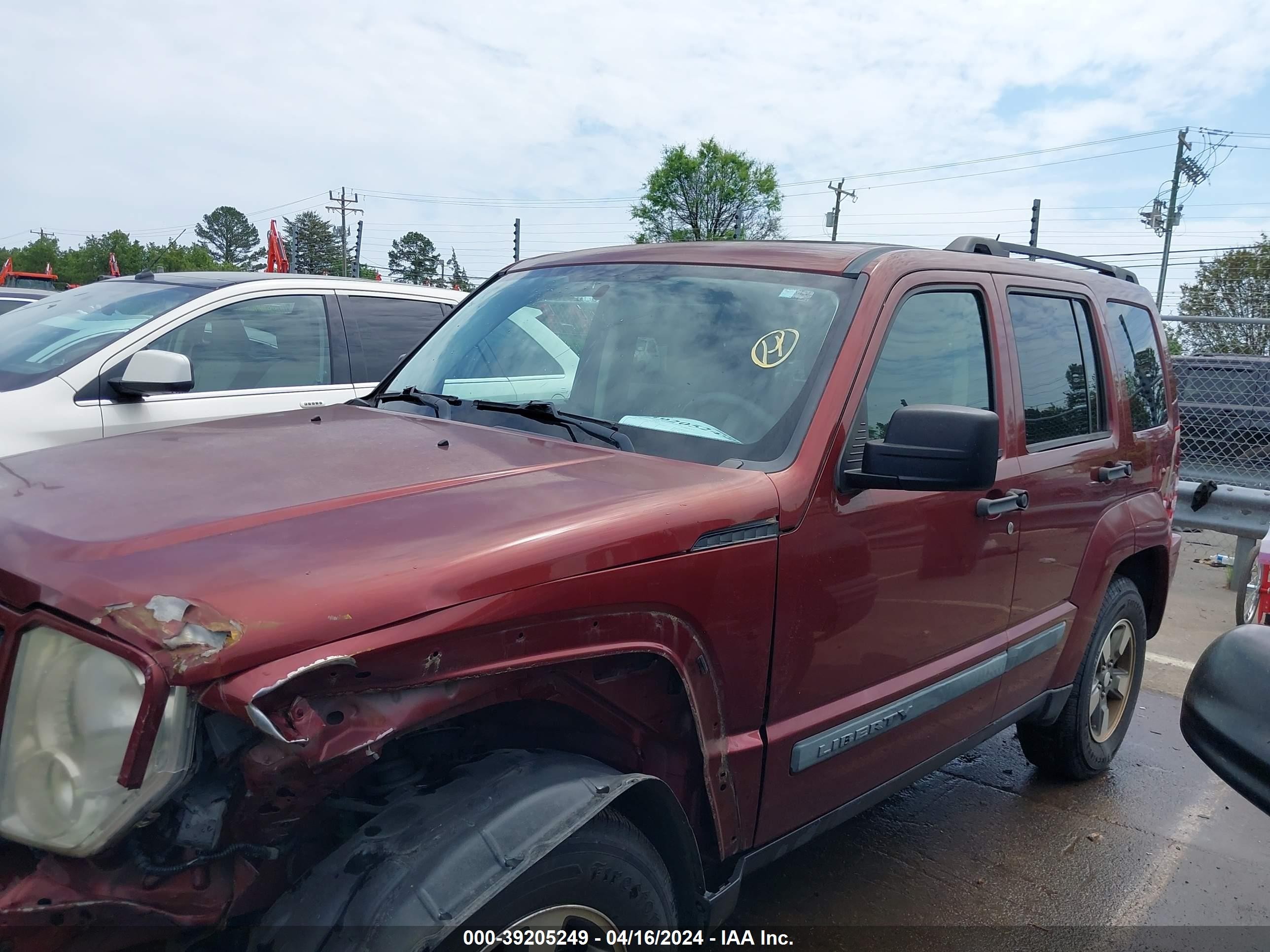 Photo 13 VIN: 1J8GP28K38W288559 - JEEP LIBERTY (NORTH AMERICA) 